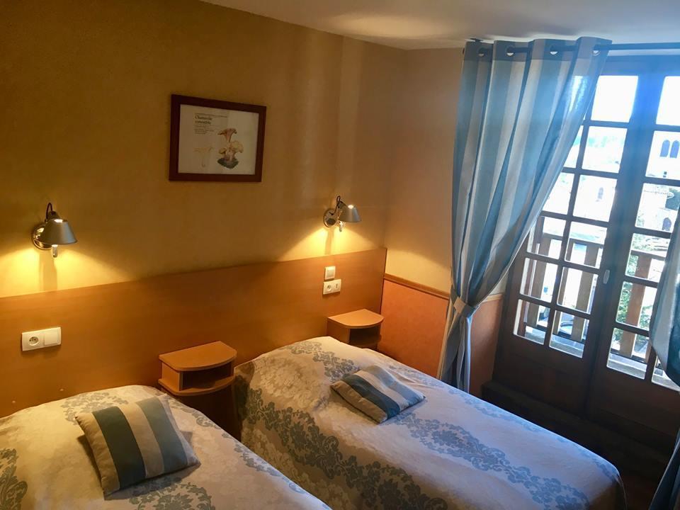 Hotel La Clairiere Chambon-sur-Dolore Kültér fotó
